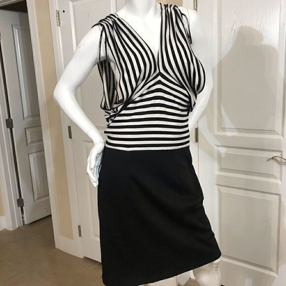 💚 C14- NWT Allen B. By Allen Schwartz open back dress - Picture 1 of 8